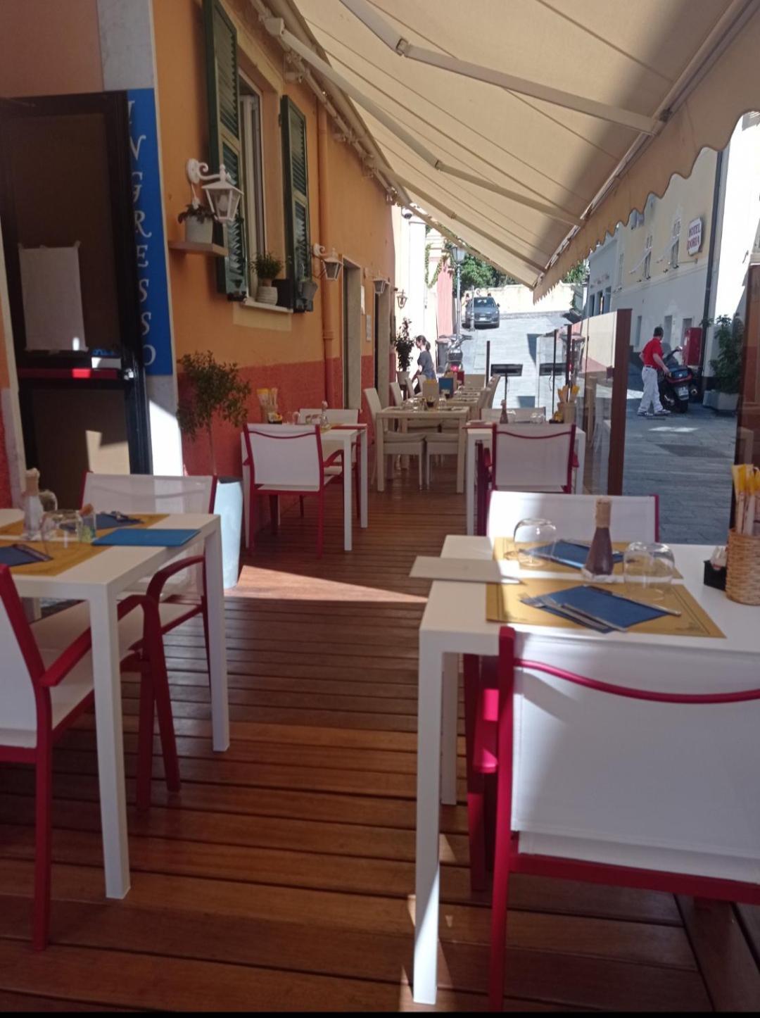 Hotel Ristorante San Celso 瓦拉泽 外观 照片
